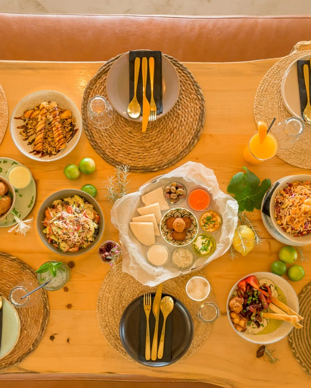 A Yabalulu table set with vegetarian sharing dishes